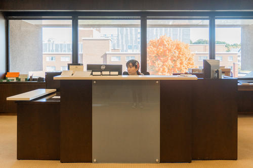 6th floor service desk
